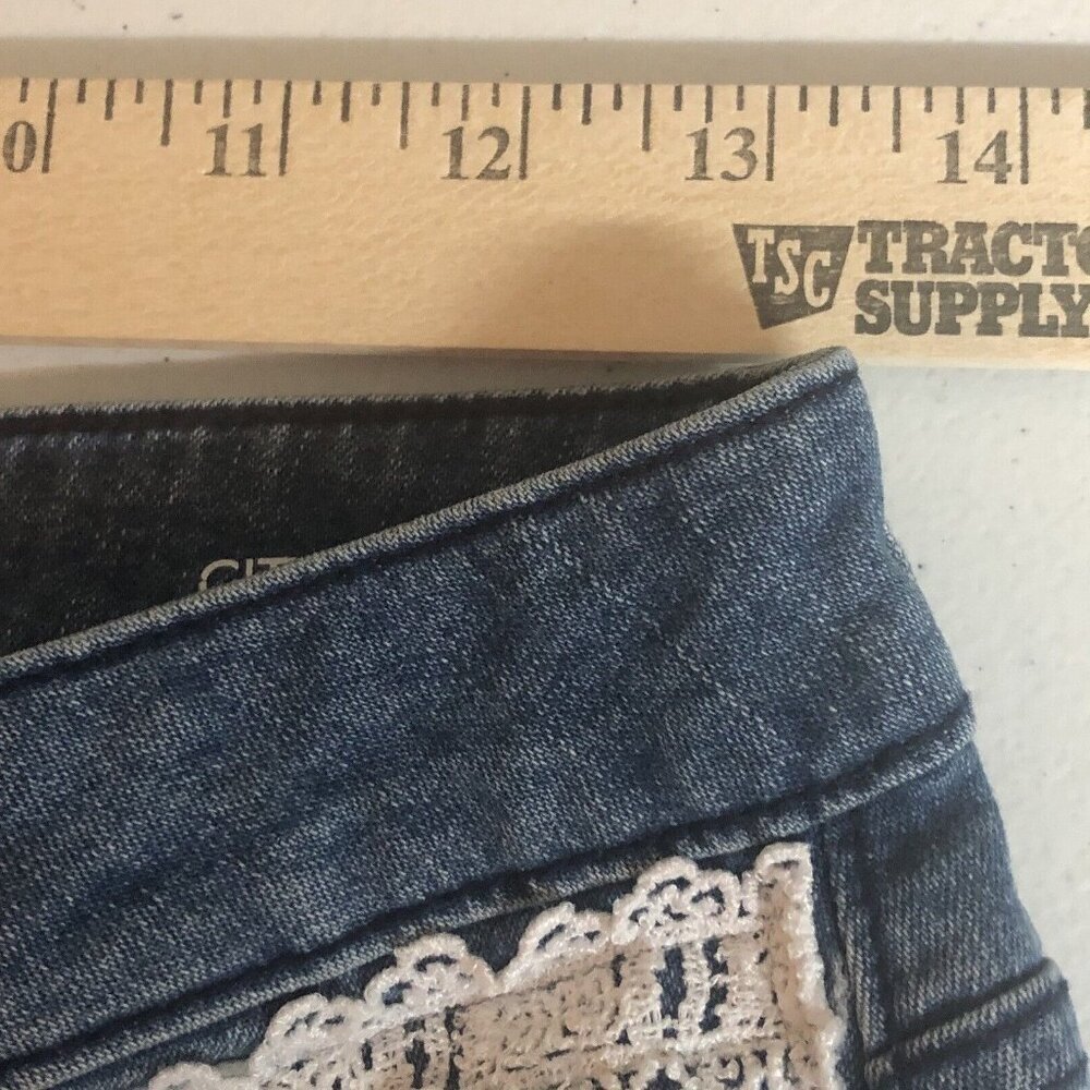 Calvin Klein Denim Shorts Size 4 City Short Eyelet Lace Bermuda Walking Travel - Picture 13 of 16